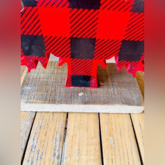 *Red & Black Buffalo Check Wood Tree, Small - Picture 5 of 10
